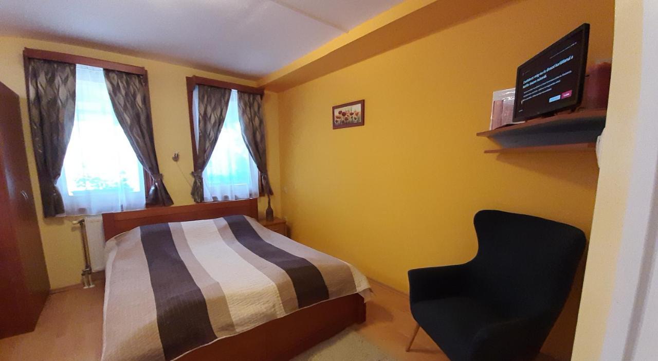 Aqua Apartman Gyula Buitenkant foto