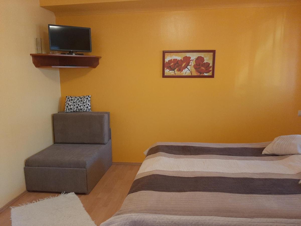 Aqua Apartman Gyula Buitenkant foto