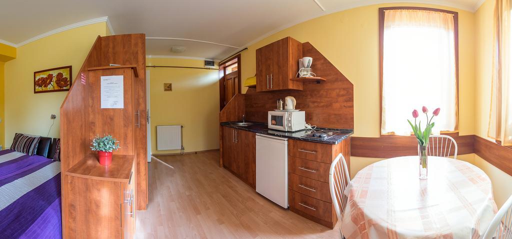 Aqua Apartman Gyula Buitenkant foto
