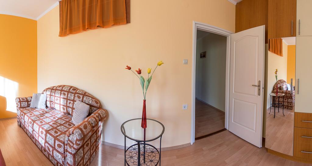 Aqua Apartman Gyula Buitenkant foto